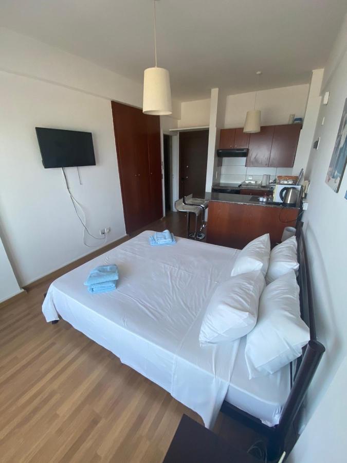 Alex Beach Apartment 33 ลาร์นาคา ภายนอก รูปภาพ